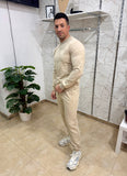 Conjunto deportivo beige
